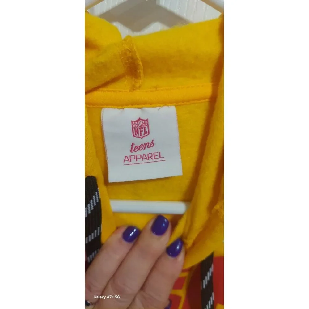 Kansas City Chiefs Yellow Hoodie Sweatshirt Juniors Size 3/5 NWT Patrick Mahomes - Picture 6 of 9